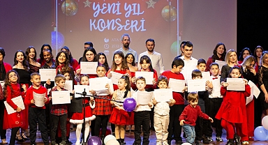 Muhteşem Yıl Sonu Konserine Ezgi Sandıkçı Damgasını Vurdu