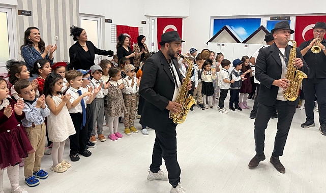 Minik Kalpler Cumhuriyet İçin Büyük Attı