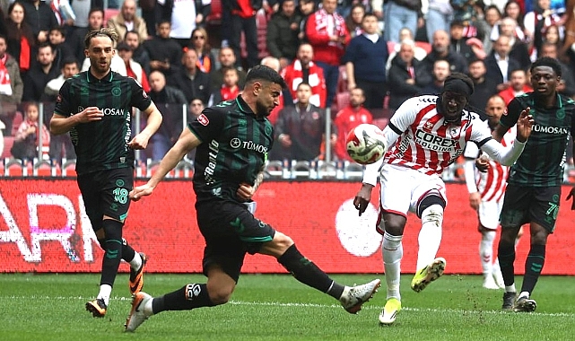 Samsunspor 3 puanı son dakikada kaçırdı 2-2