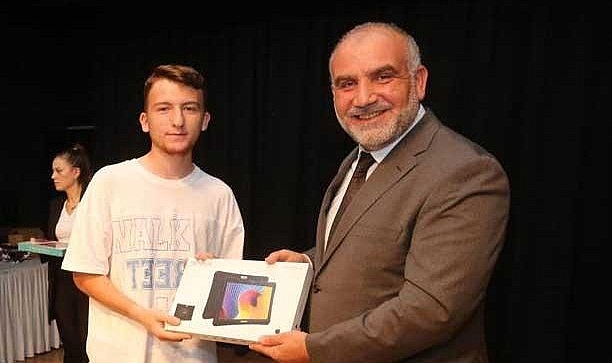 Canik Belediyesi’nden YKS ve LGS Şampiyonlarına Ödül Yağmuru